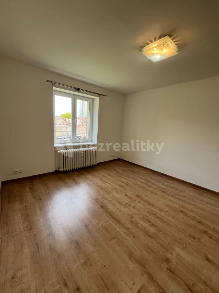 1 bedroom flat for sale, 29 m², Na Okrouhlíku, Pardubice, Pardubický Region