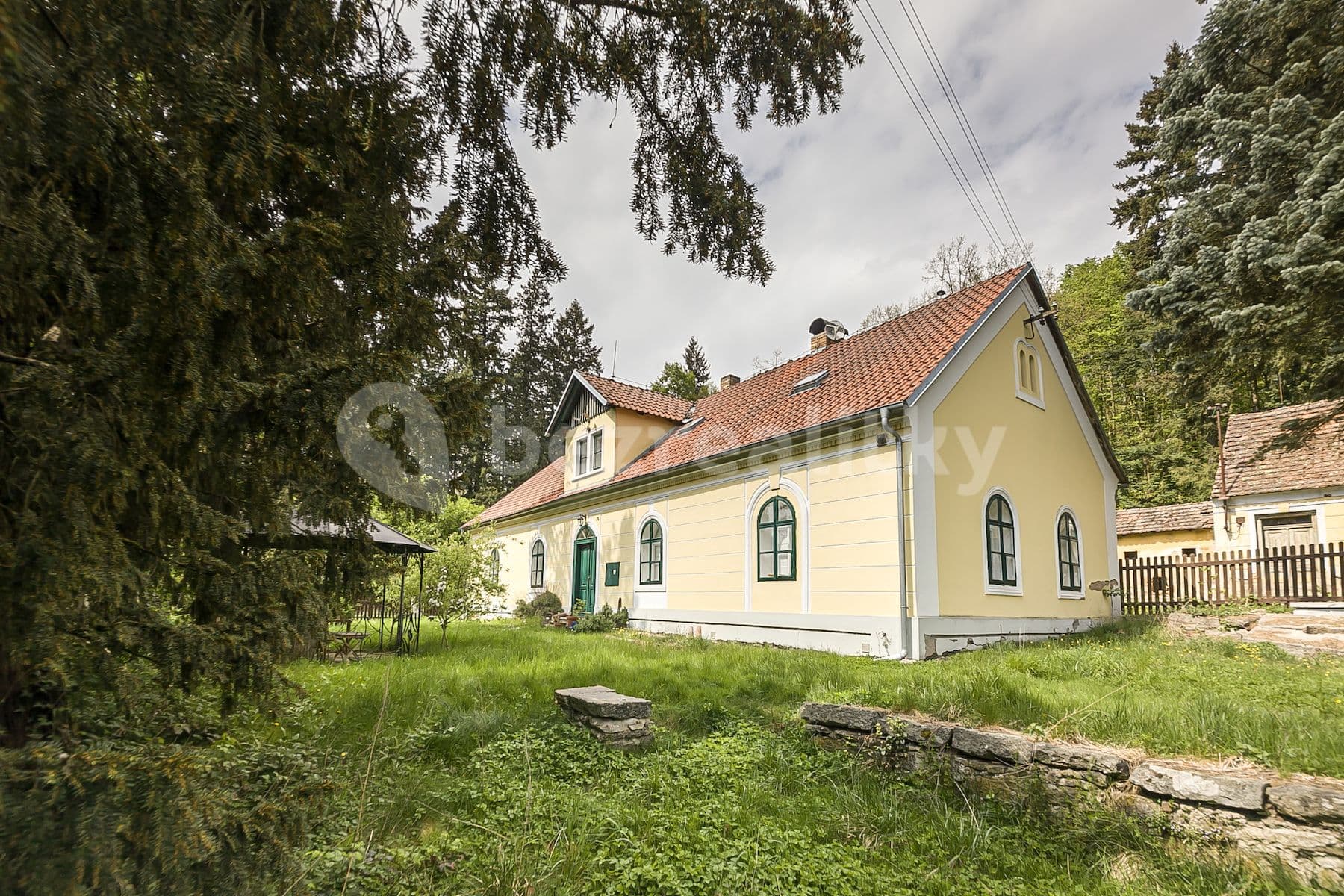 house for sale, 300 m², Klučenice, Klučenice, Středočeský Region