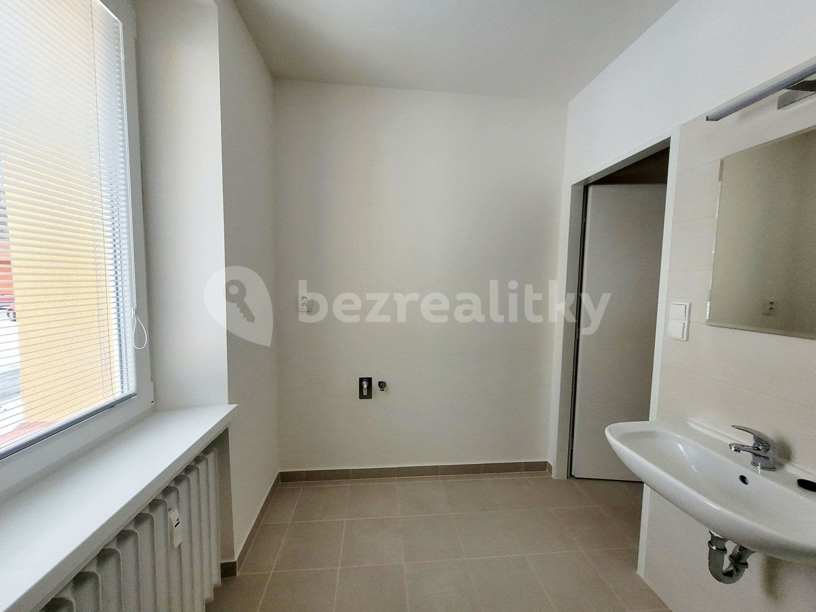 Studio flat to rent, 29 m², Klimšova, Havířov, Moravskoslezský Region