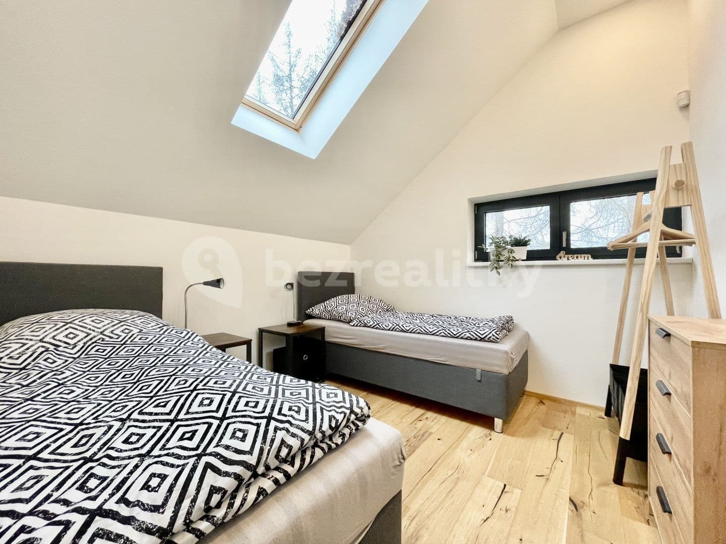2 bedroom with open-plan kitchen flat for sale, 80 m², Králíky, Pardubický Region