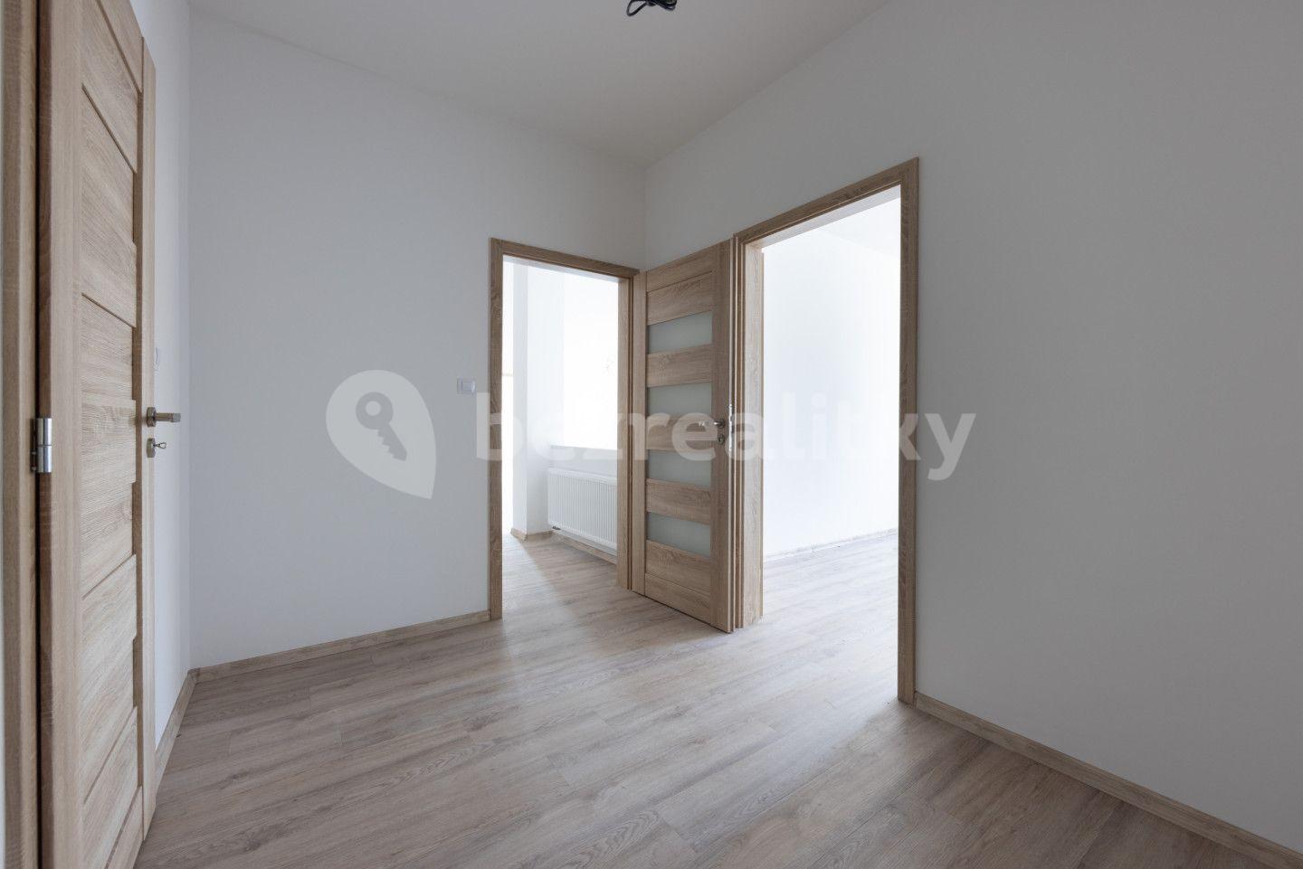 4 bedroom with open-plan kitchen flat for sale, 179 m², Břehnická, Cheb, Karlovarský Region