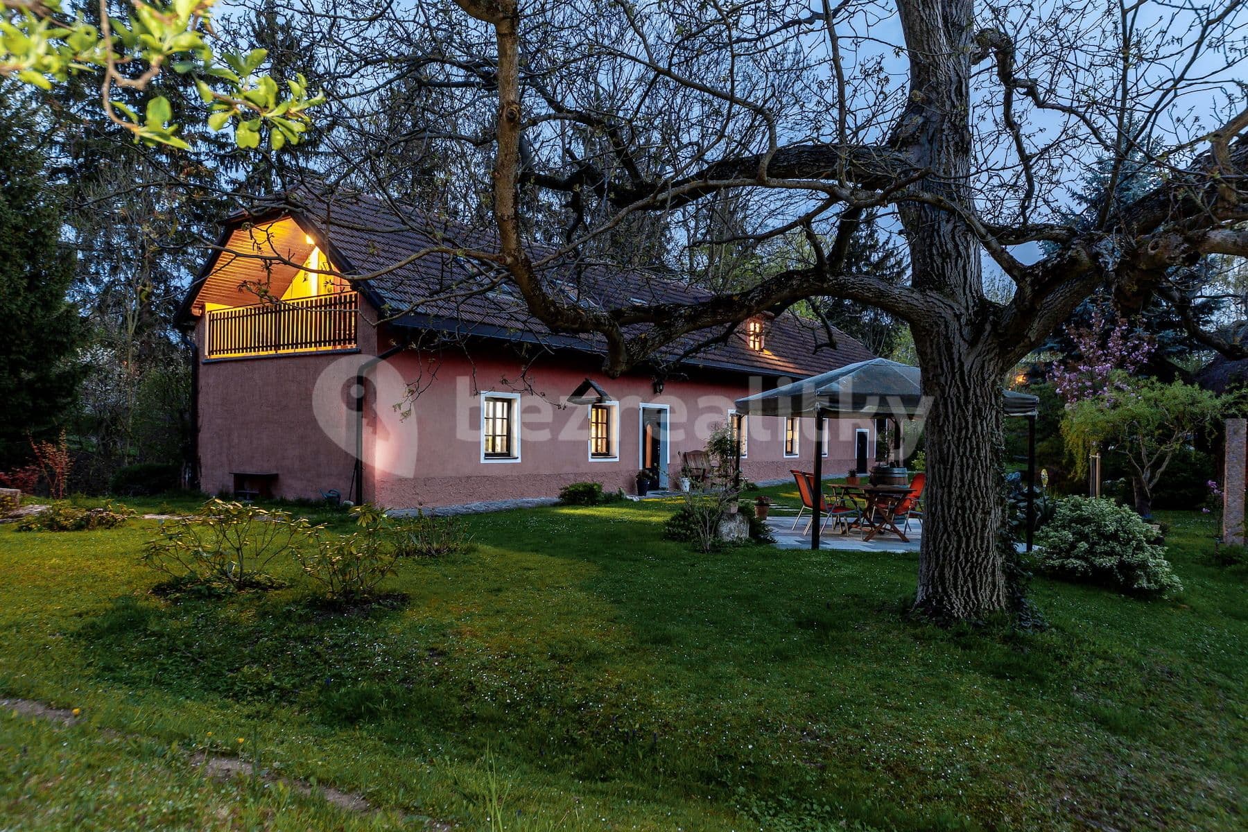 house for sale, 200 m², Masarykovo náměstí, Škvorec, Středočeský Region