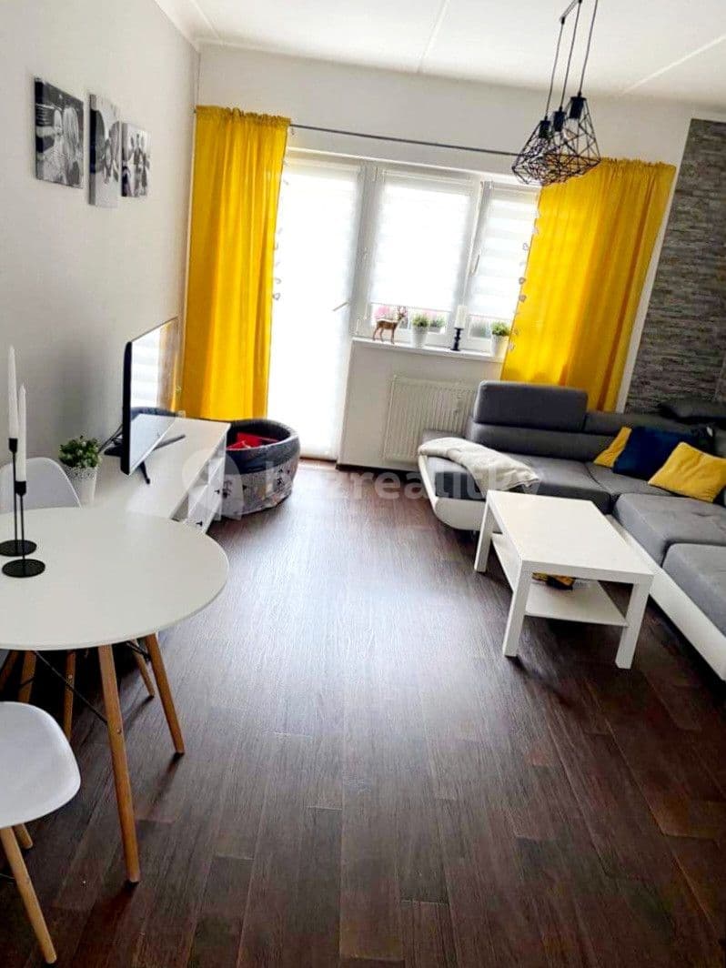 2 bedroom with open-plan kitchen flat for sale, 60 m², Na Strážišti, Kadaň, Ústecký Region