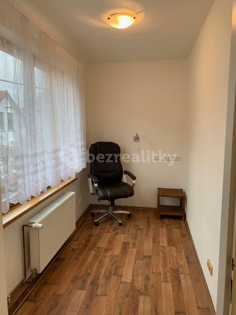 3 bedroom with open-plan kitchen flat to rent, 80 m², Poštovní, Černošice, Středočeský Region