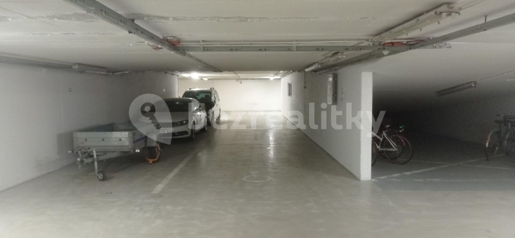 garage for sale, 35 m², Haškova, Hradec Králové, Královéhradecký Region