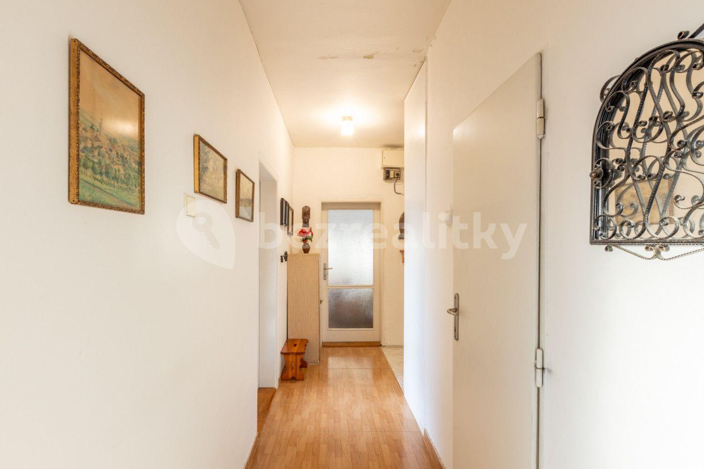 3 bedroom flat for sale, 69 m², Blažíčkova, Prague, Prague
