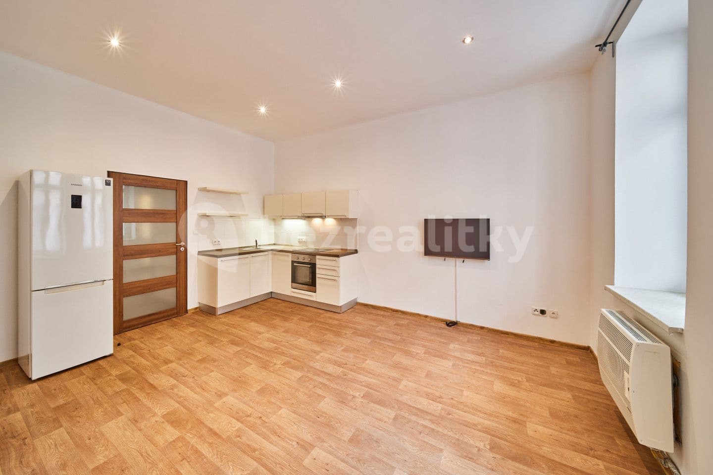 1 bedroom with open-plan kitchen flat for sale, 45 m², Česká, Trutnov, Královéhradecký Region