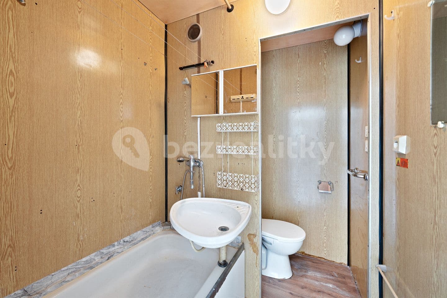 1 bedroom flat for sale, 39 m², Kamenný vrch, Chomutov, Ústecký Region
