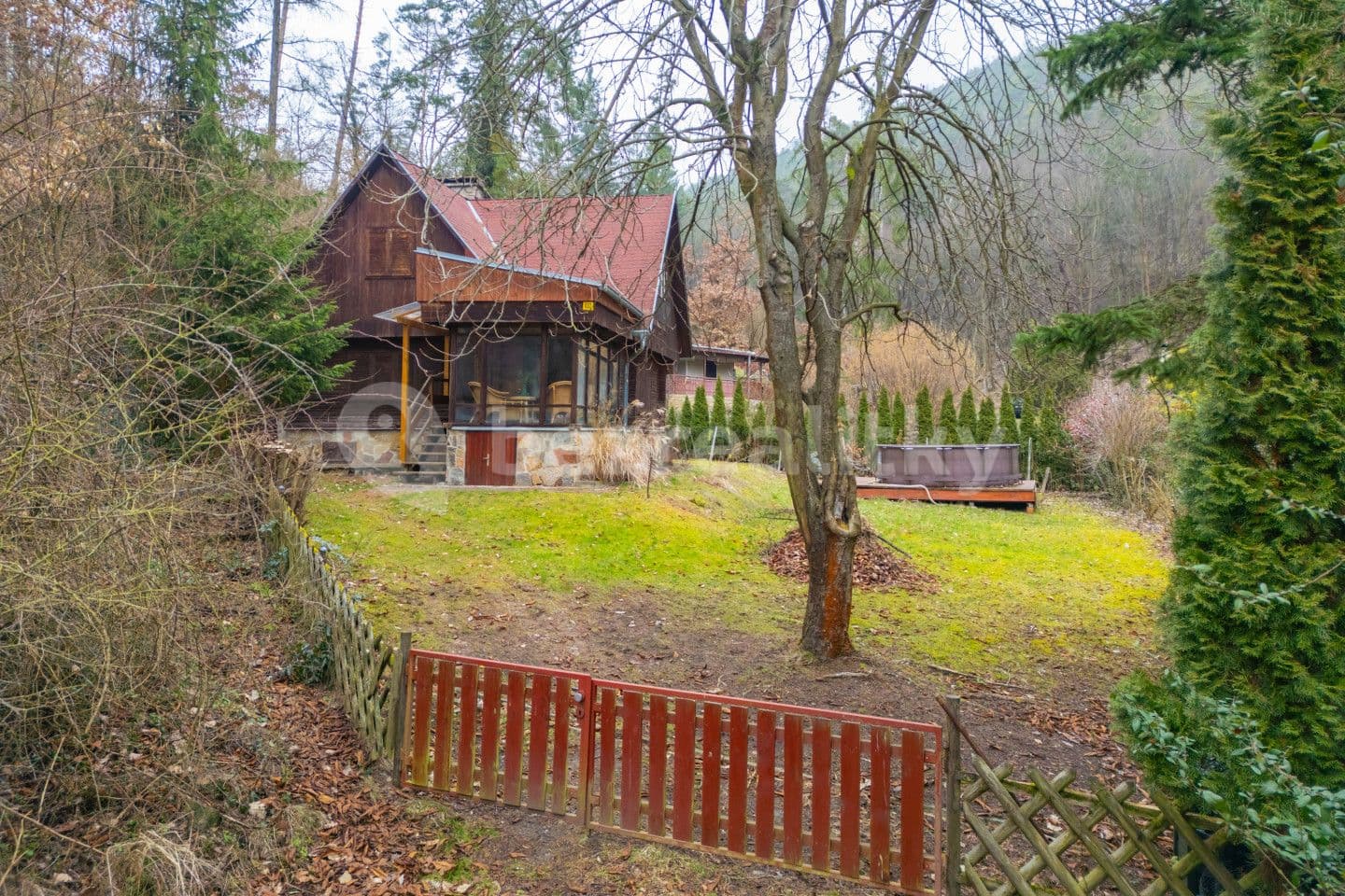 recreational property for sale, 473 m², Hředle, Středočeský Region