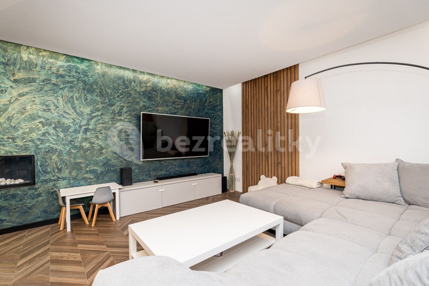 3 bedroom with open-plan kitchen flat for sale, 107 m², U Jeslí, Vratimov, Moravskoslezský Region