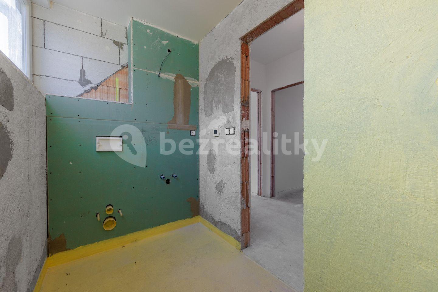 1 bedroom with open-plan kitchen flat for sale, 38 m², Vančurova, Horní Blatná, Karlovarský Region