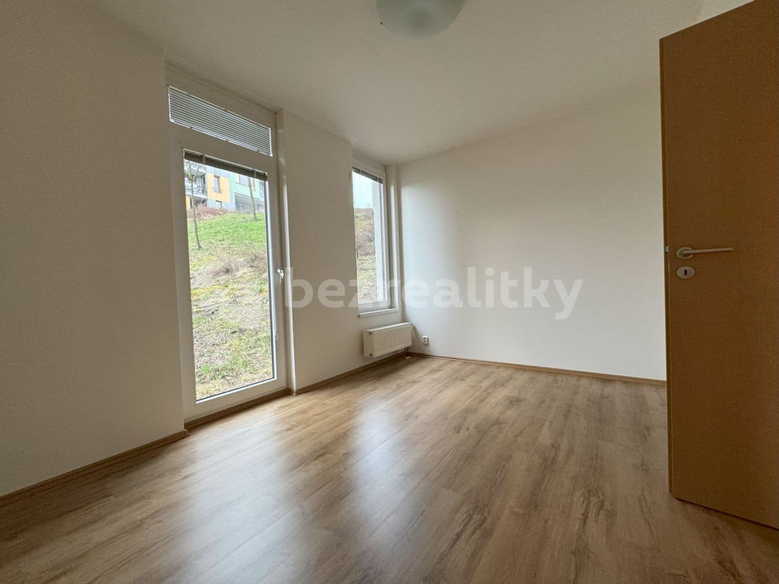 1 bedroom with open-plan kitchen flat for sale, 54 m², Na Horizontu, Králův Dvůr, Středočeský Region