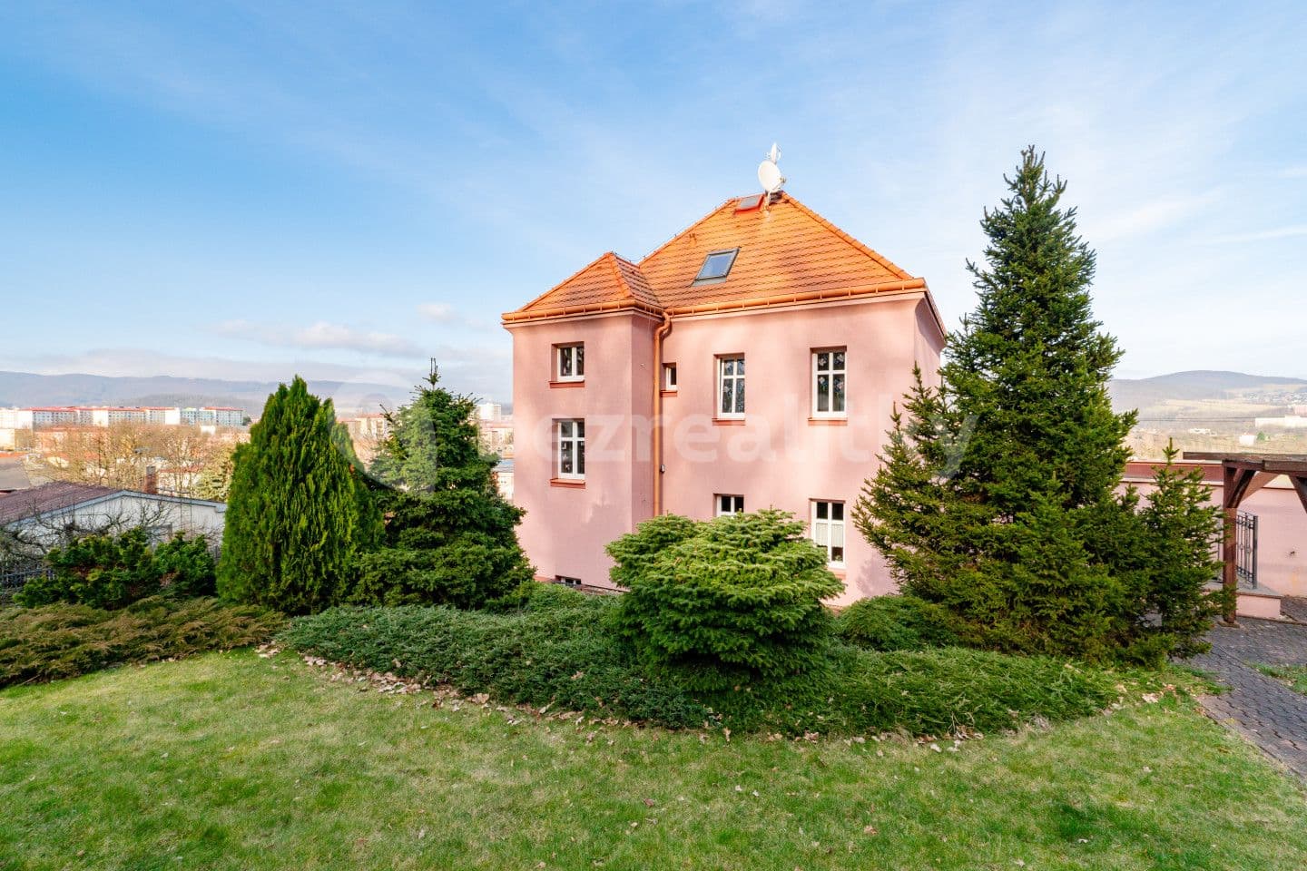 house for sale, 250 m², Hynaisova, Ústí nad Labem, Ústecký Region