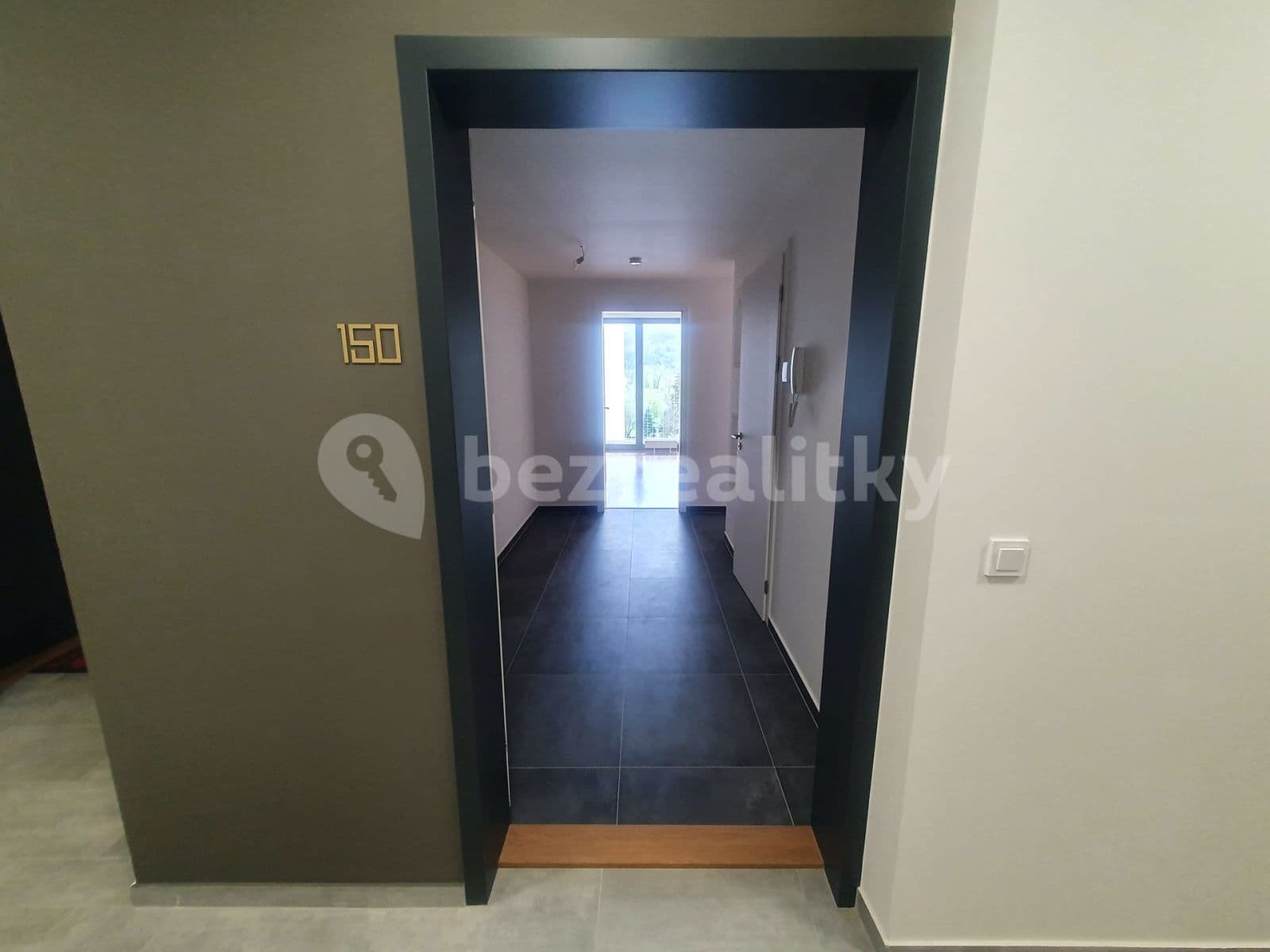 1 bedroom with open-plan kitchen flat to rent, 50 m², Mezi Vodami, Prague, Prague