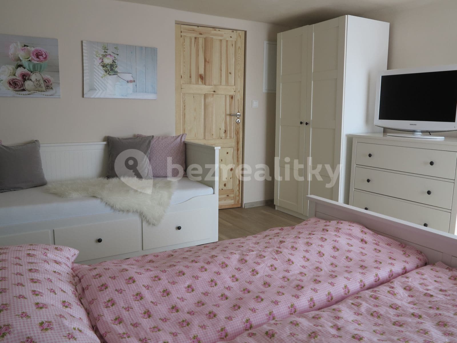 3 bedroom with open-plan kitchen flat to rent, 150 m², Ke Střílně, Zruč-Senec, Plzeňský Region