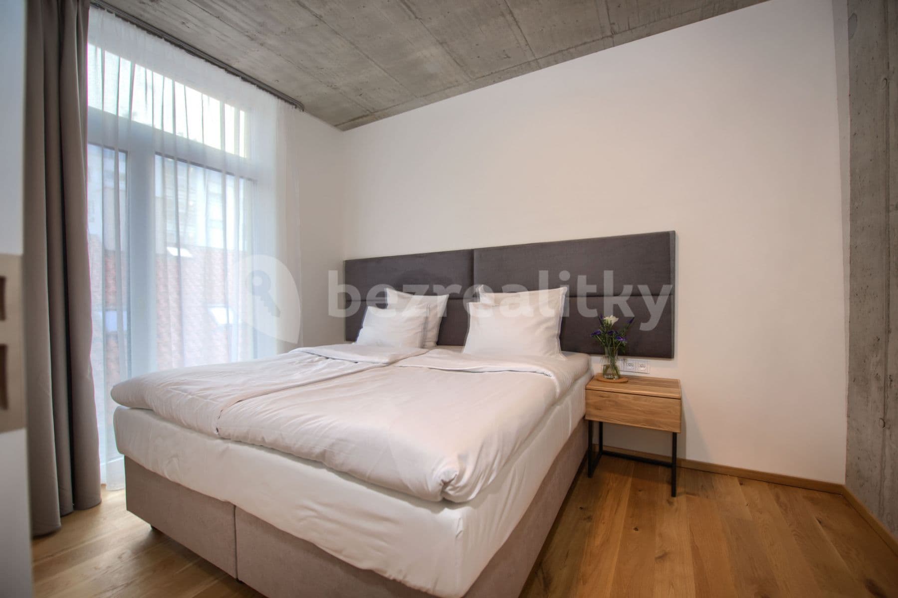 1 bedroom with open-plan kitchen flat to rent, 50 m², Soukenická, Prague, Prague