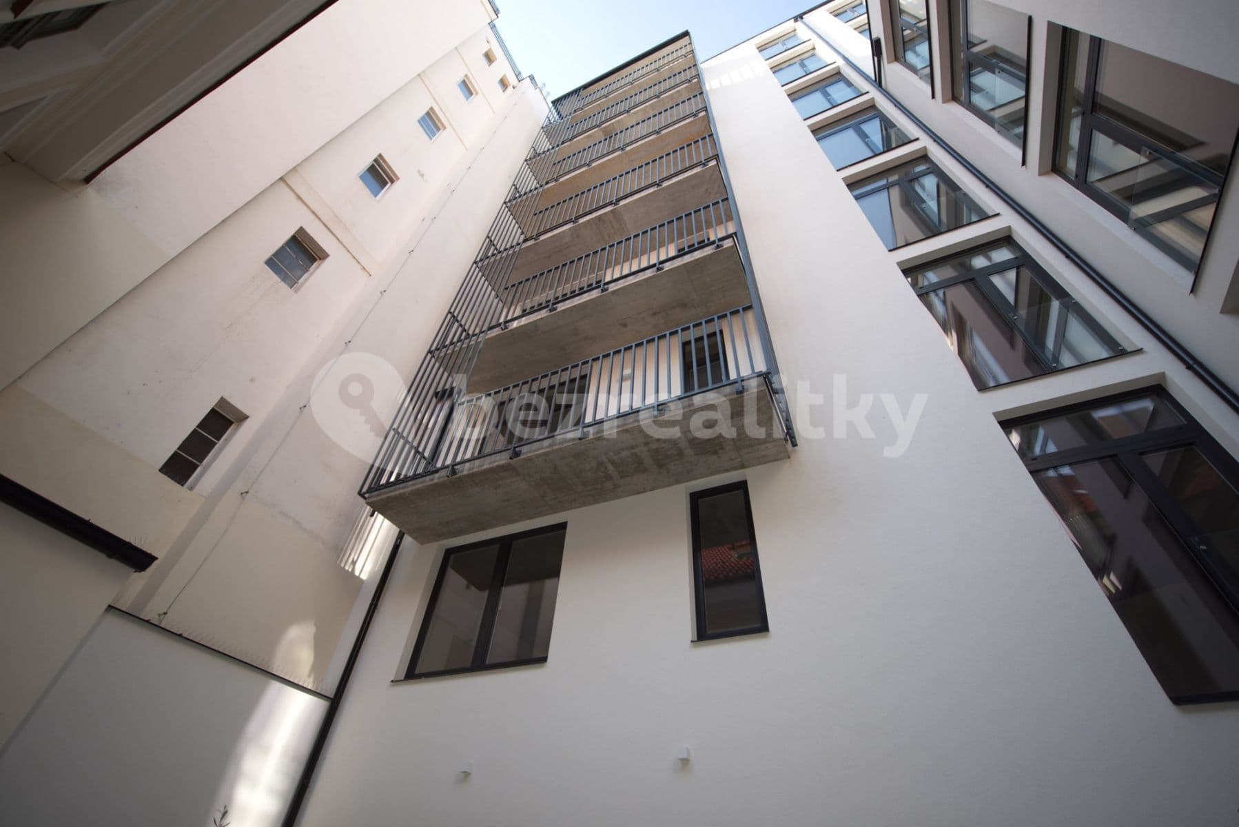 1 bedroom with open-plan kitchen flat to rent, 50 m², Soukenická, Prague, Prague