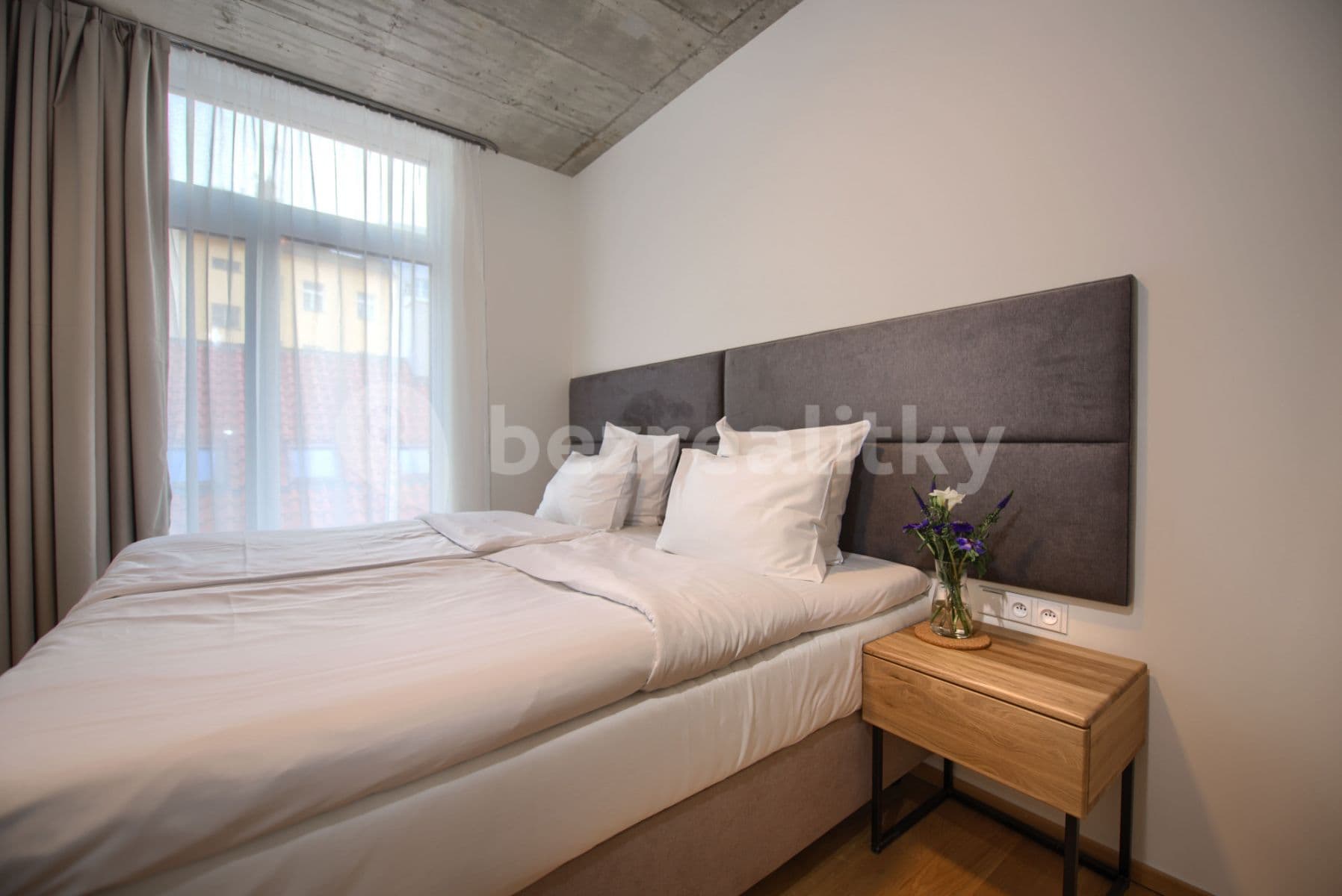 1 bedroom with open-plan kitchen flat to rent, 50 m², Soukenická, Prague, Prague