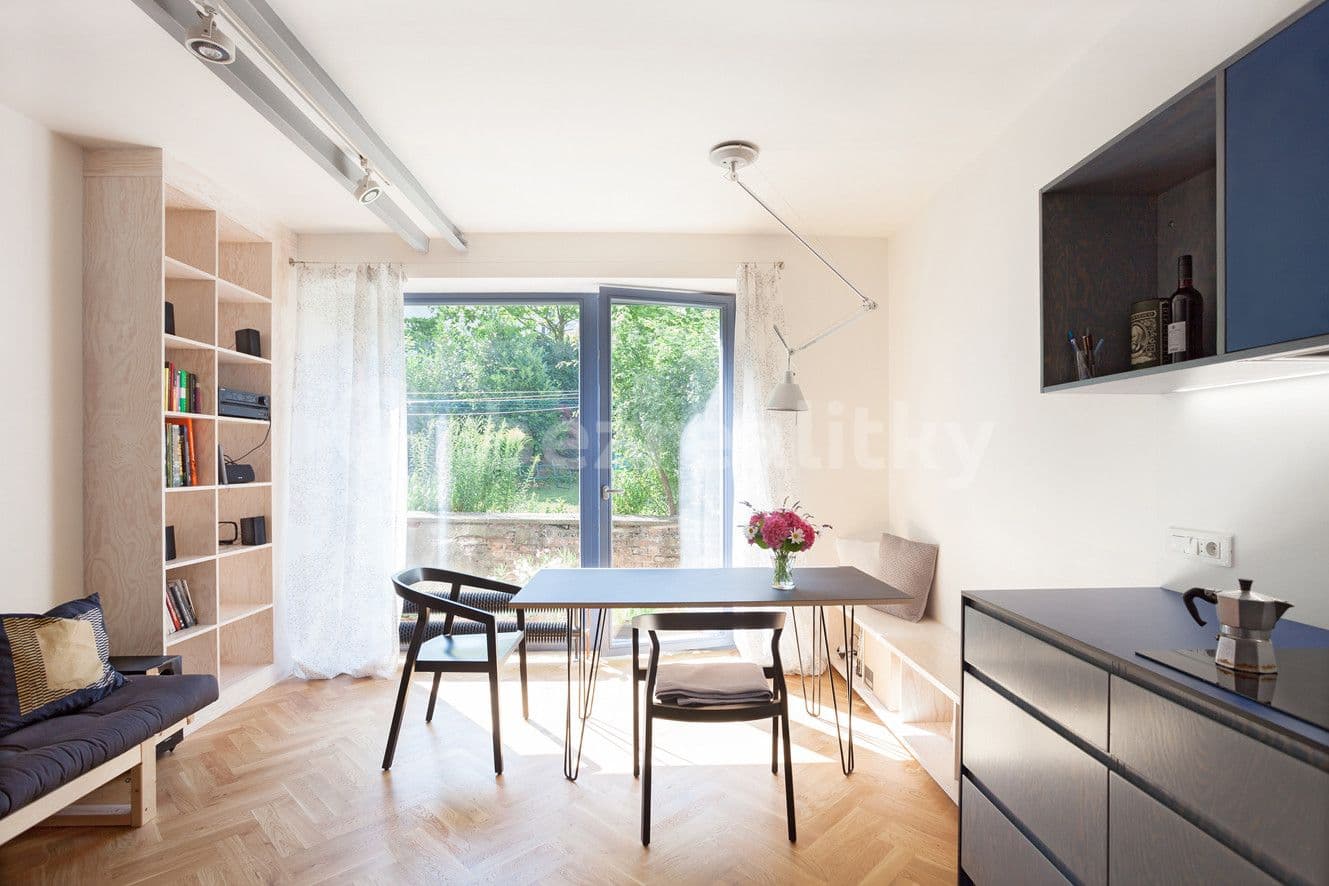 flat to rent, 45 m², Pod dvorem, Prague, Prague