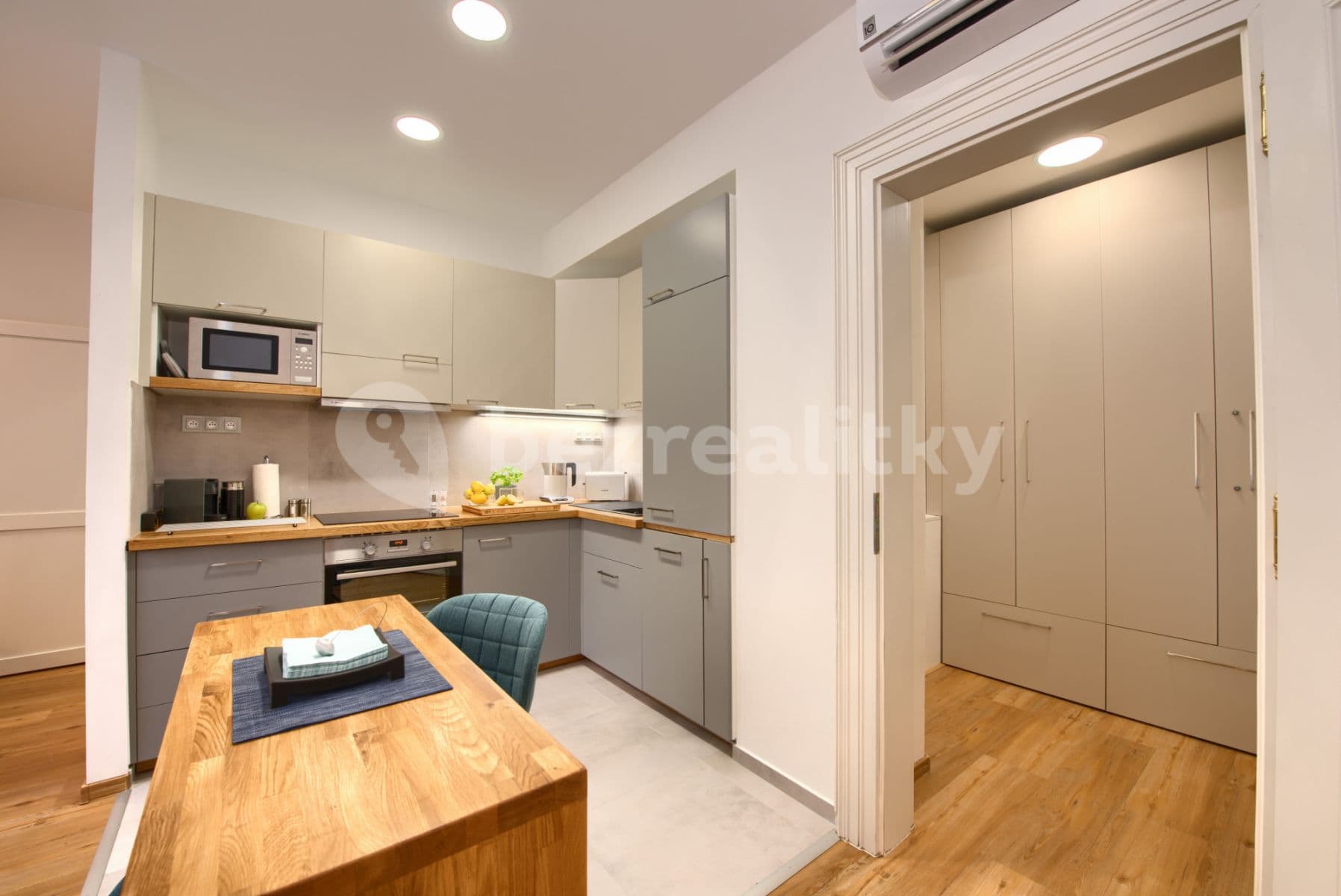 flat to rent, 43 m², Masná, Prague, Prague