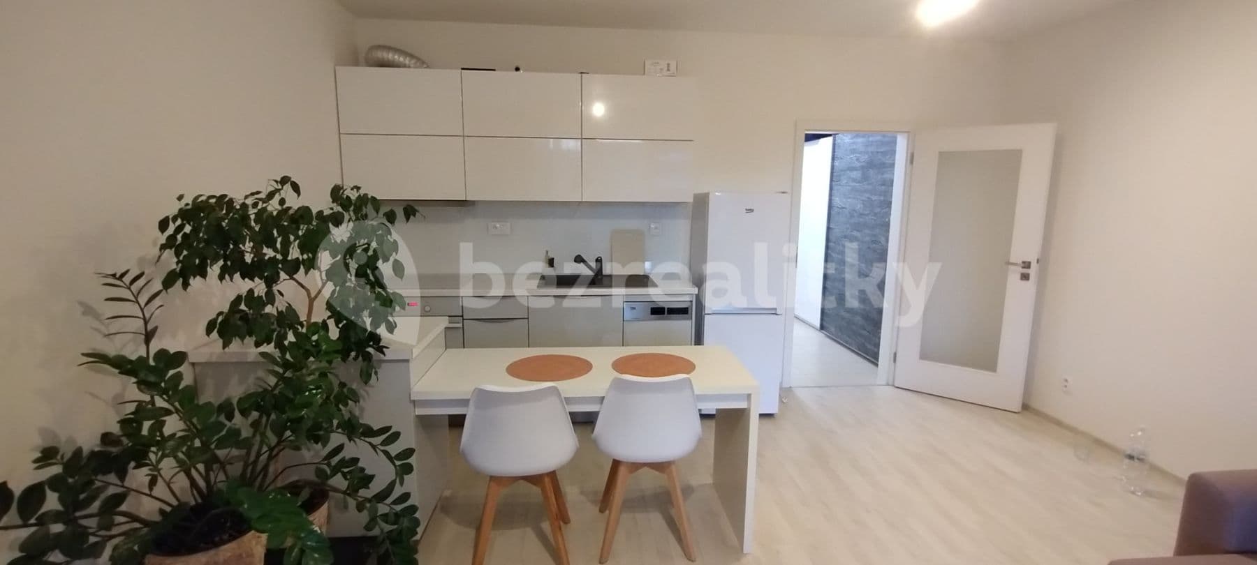 flat to rent, 60 m², Rorýsová, Prague, Prague