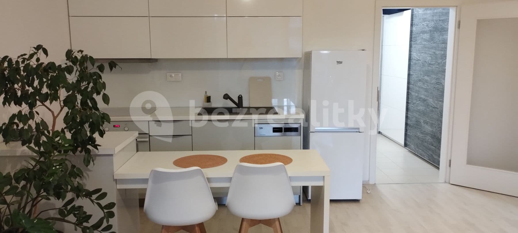 flat to rent, 60 m², Rorýsová, Prague, Prague