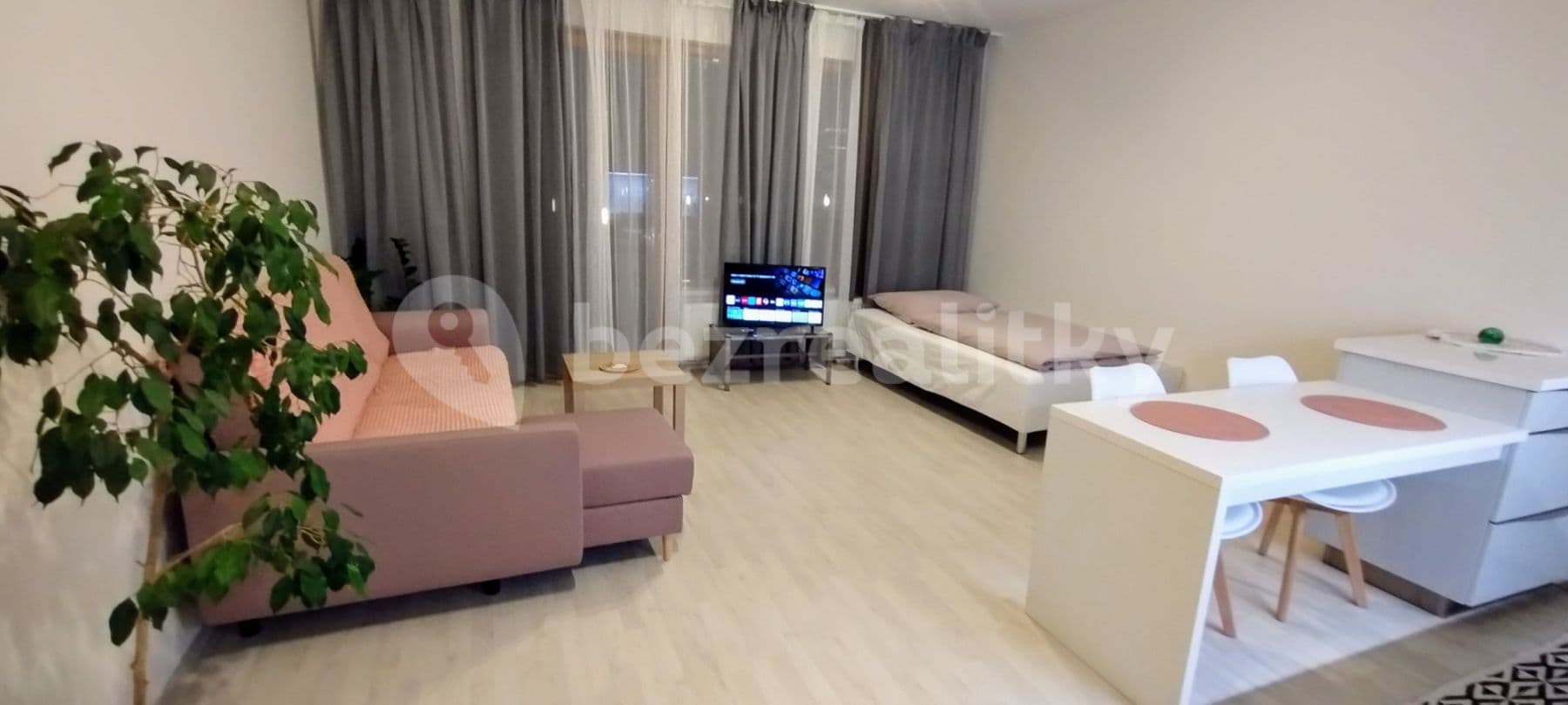 flat to rent, 60 m², Rorýsová, Prague, Prague