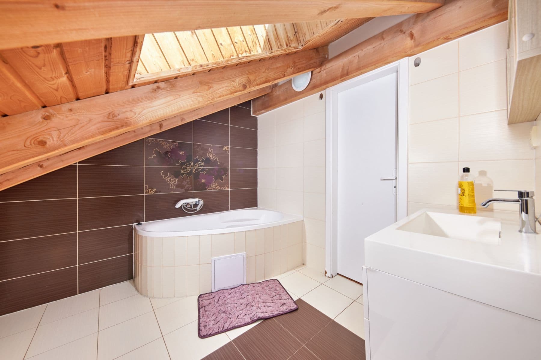flat to rent, 79 m², Hradská, Vrakuňa, Bratislavský Region