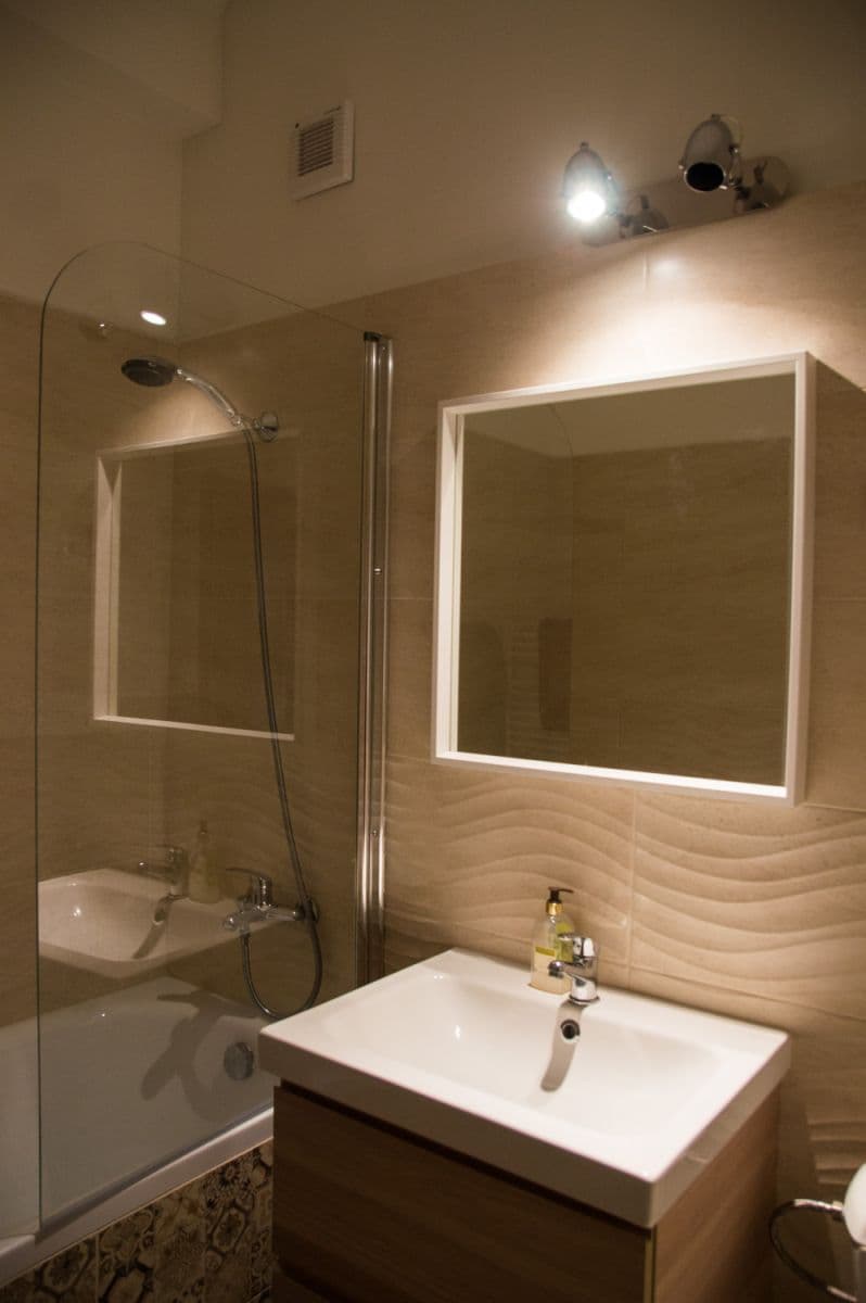 flat to rent, 50 m², Kúpeľná, Bratislava - mestská časť Staré Mesto, Bratislavský Region
