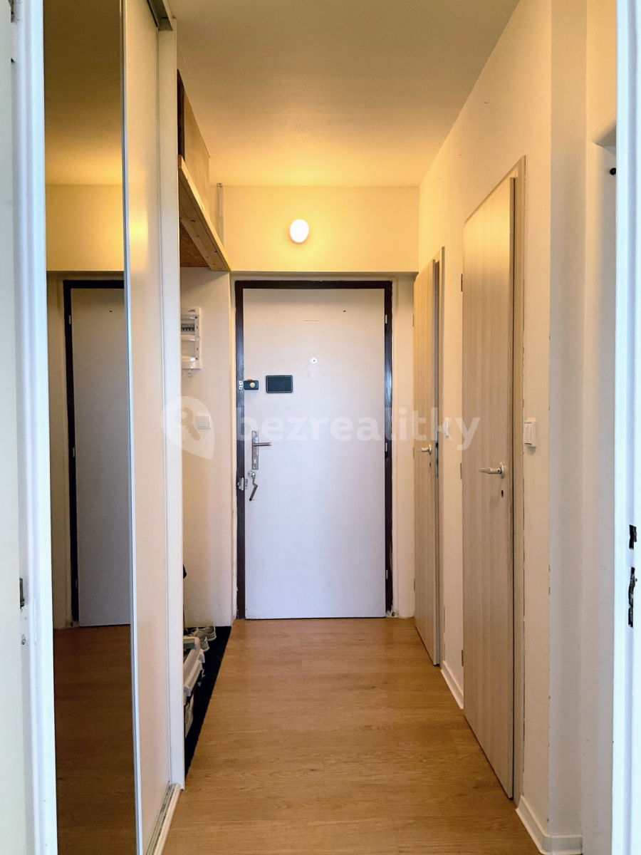 1 bedroom with open-plan kitchen flat for sale, 44 m², Milánská, Prague, Prague