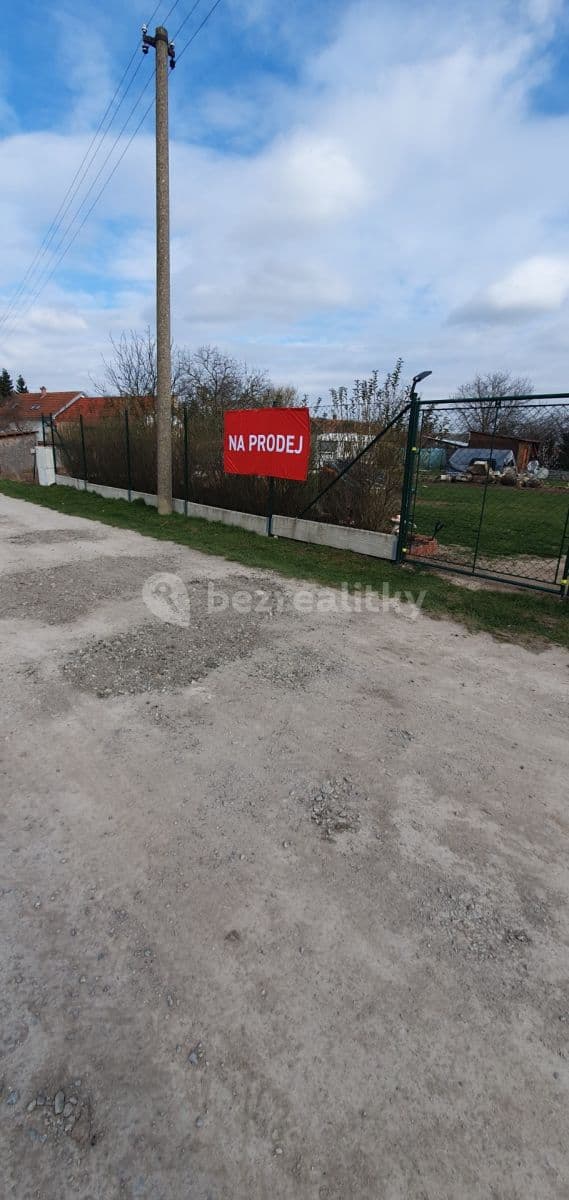 plot for sale, 954 m², Prašná, Tatce, Středočeský Region