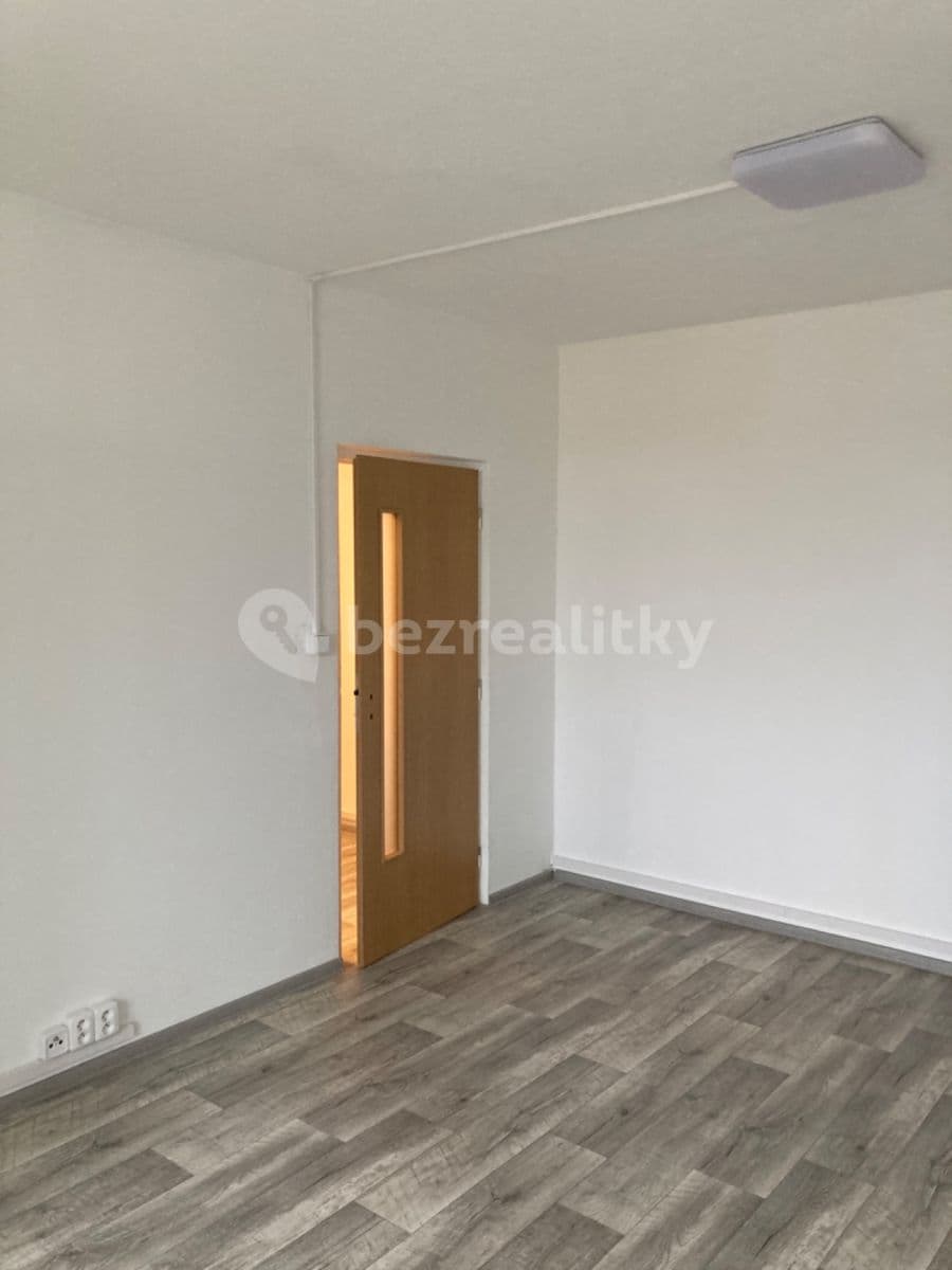 1 bedroom with open-plan kitchen flat for sale, 42 m², Sídliště na Sadech, České Velenice, Jihočeský Region