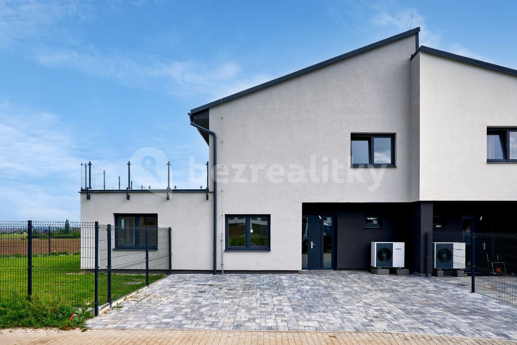 house for sale, 188 m², Chrášťany, Středočeský Region