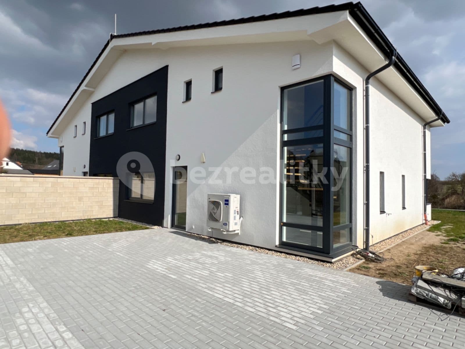house for sale, 410 m², K Vrchánovu, Sulice, Středočeský Region