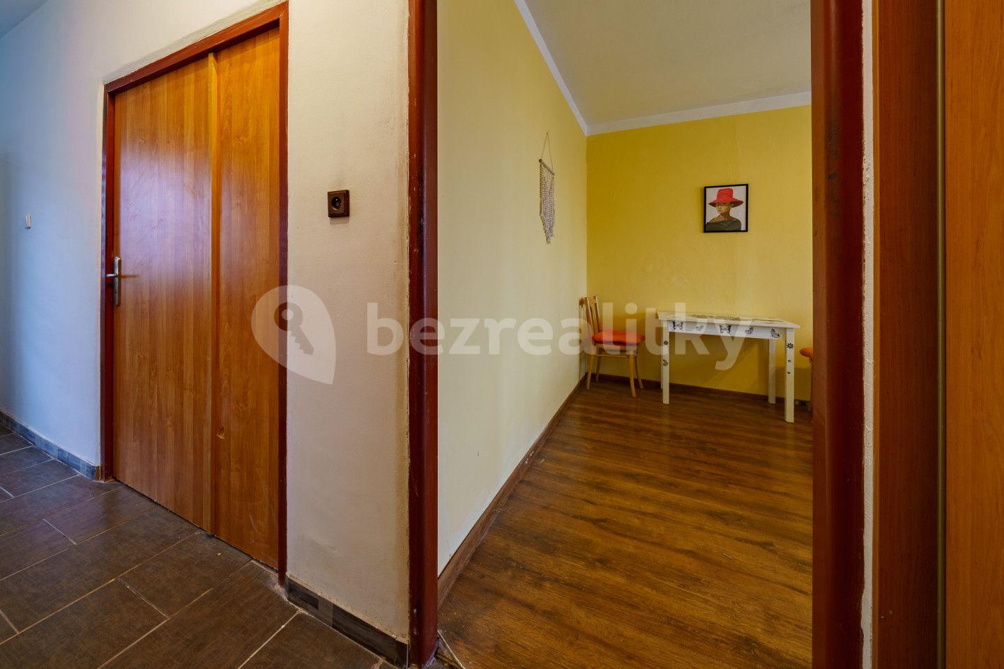 3 bedroom flat for sale, 69 m², Kosmonautů, Cheb, Karlovarský Region