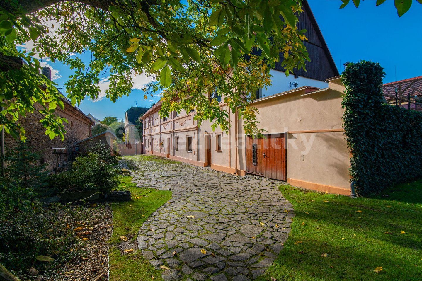 house for sale, 450 m², Chotiněves, Ústecký Region