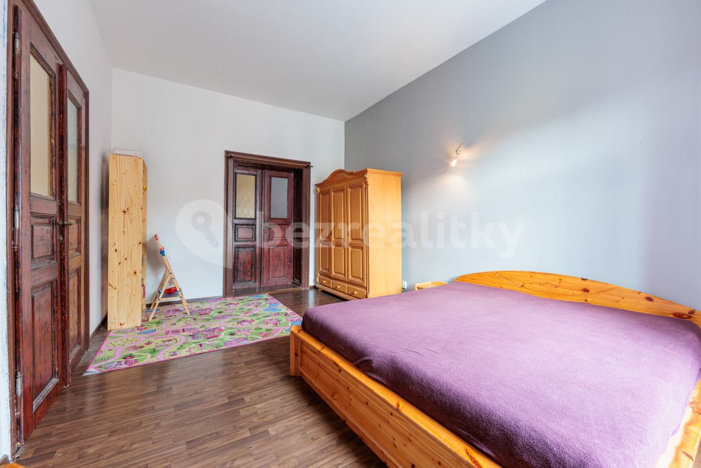 3 bedroom flat for sale, 97 m², náměstí Karla IV., Nejdek, Karlovarský Region