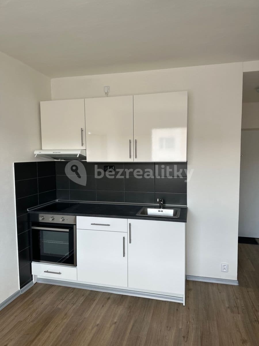 1 bedroom with open-plan kitchen flat to rent, 36 m², 5. května, Česká Lípa, Liberecký Region