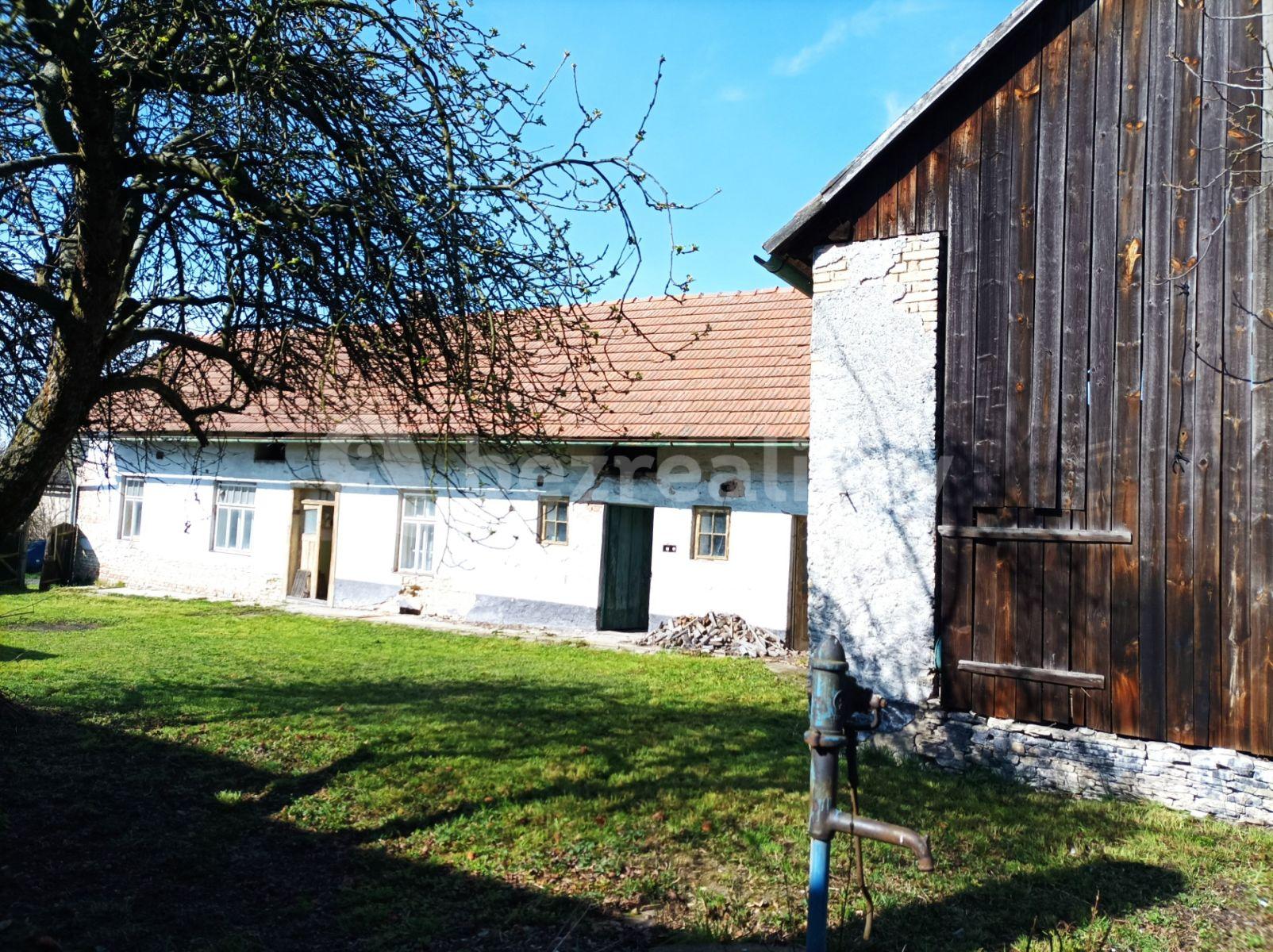 house for sale, 251 m², Hradčany, Středočeský Region