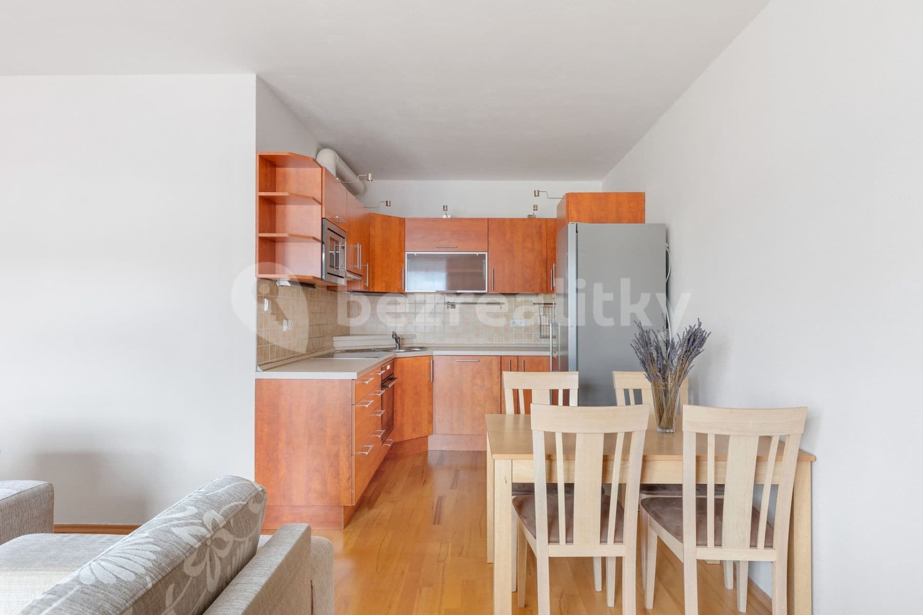 2 bedroom with open-plan kitchen flat to rent, 82 m², Českodubská, Prague, Prague