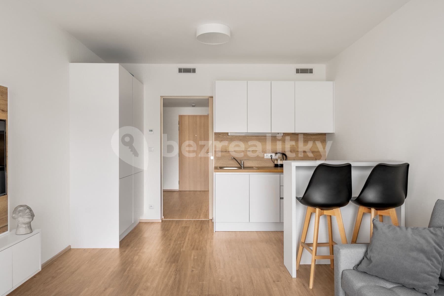 flat to rent, 34 m², Kurta Konráda, Prague, Prague