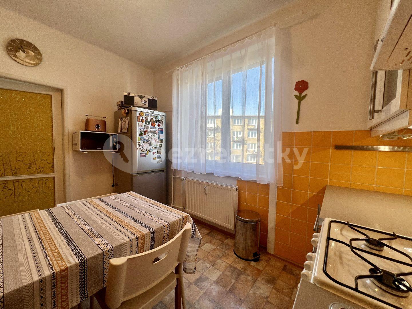 3 bedroom flat for sale, 64 m², Michelangelova, Prague, Prague