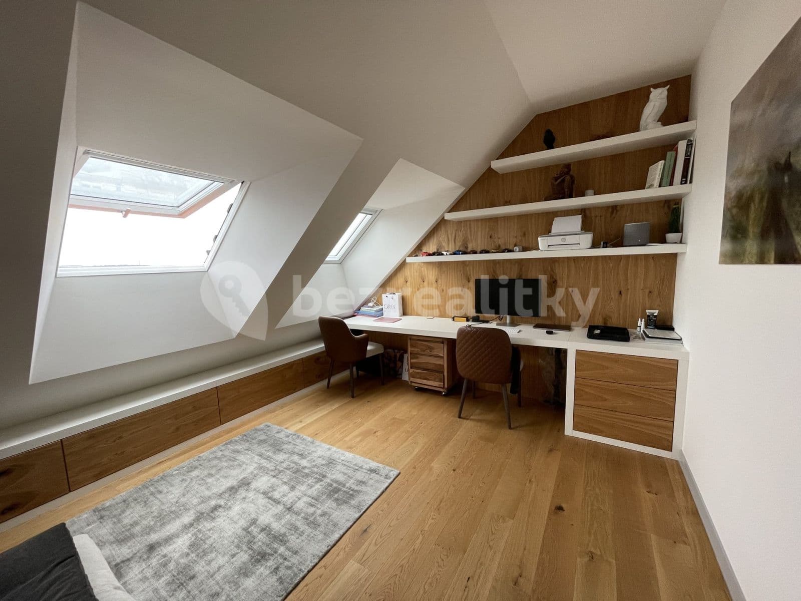 3 bedroom with open-plan kitchen flat to rent, 115 m², Budečská, Prague, Prague
