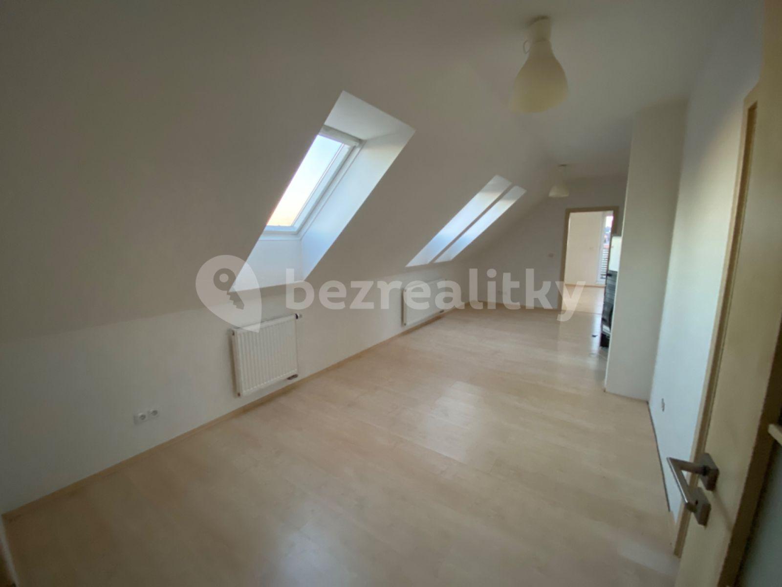 2 bedroom with open-plan kitchen flat for sale, 69 m², Šípková, Mukařov, Středočeský Region