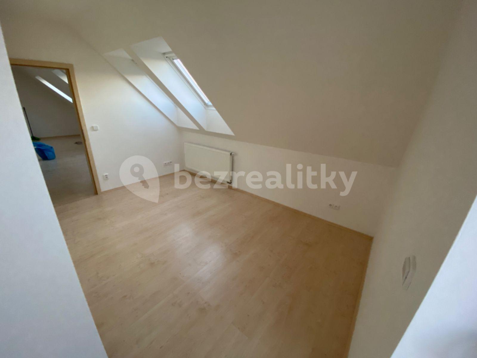 2 bedroom with open-plan kitchen flat for sale, 69 m², Šípková, Mukařov, Středočeský Region