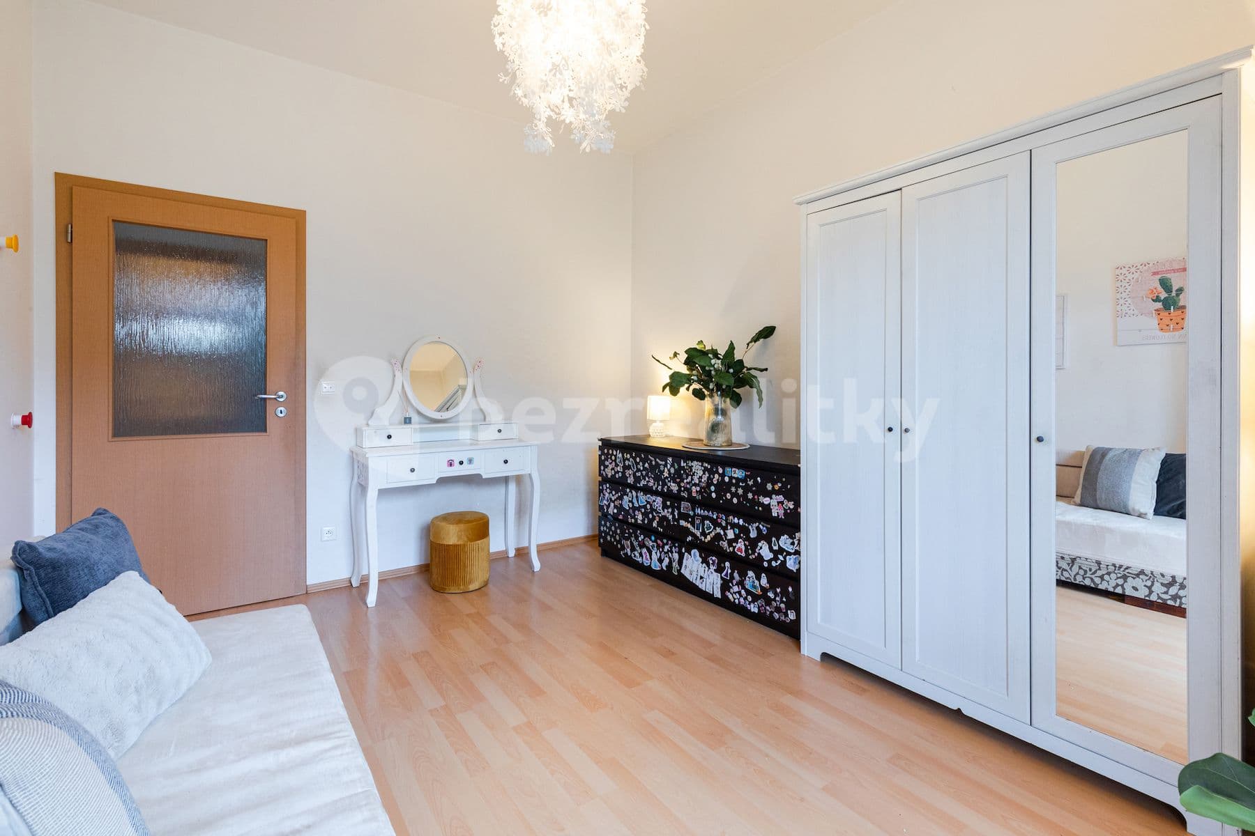 2 bedroom with open-plan kitchen flat for sale, 67 m², Lomená, Zbuzany, Středočeský Region