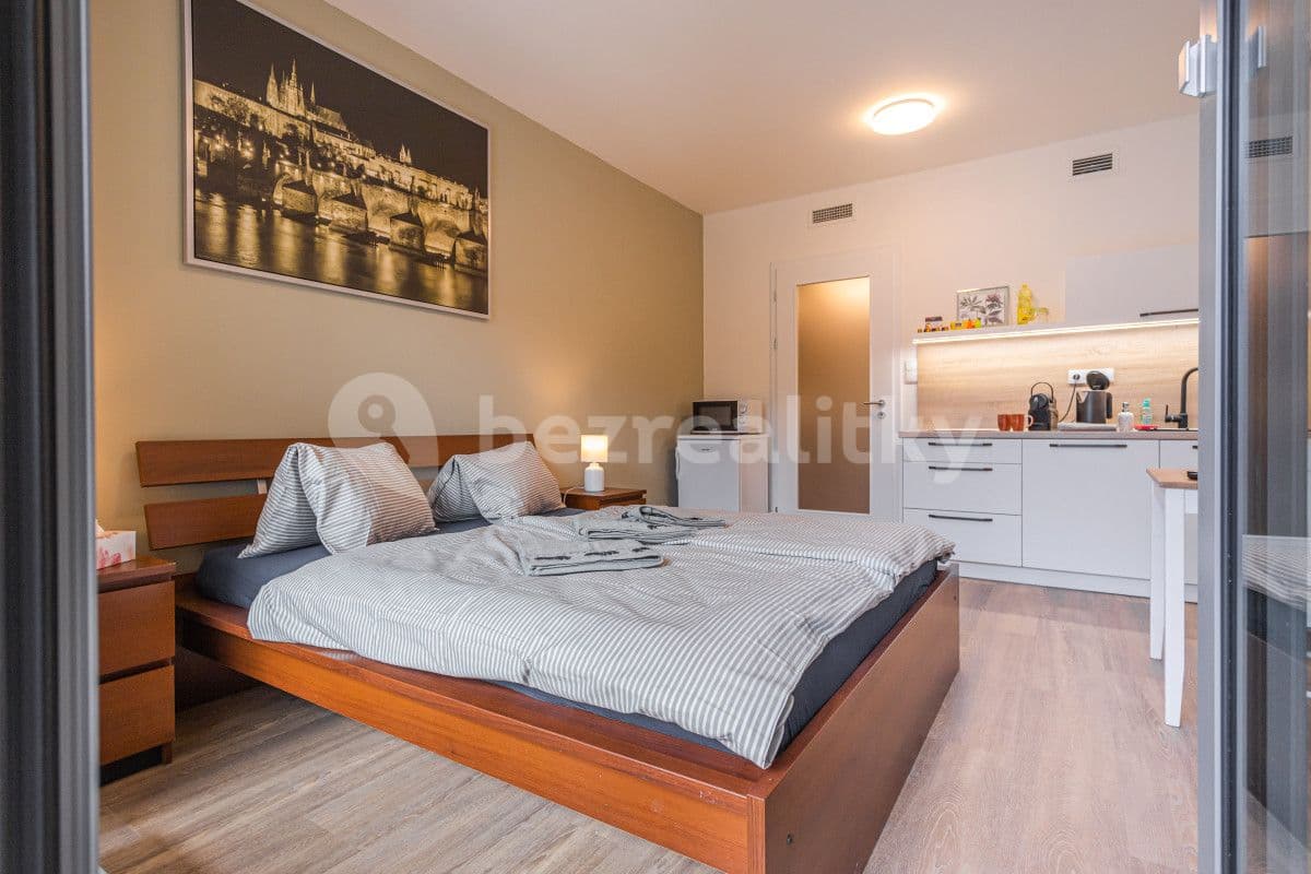 flat to rent, 35 m², Hlaváčkova, Prague, Prague