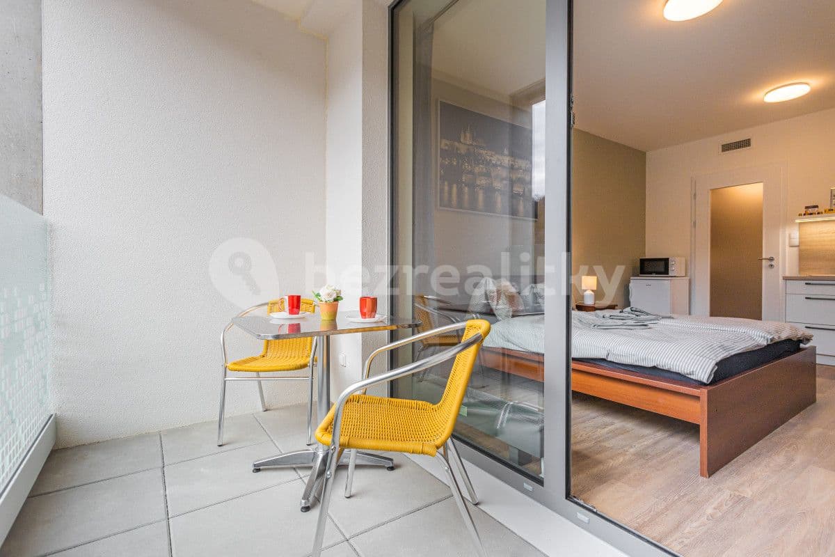 flat to rent, 35 m², Hlaváčkova, Prague, Prague