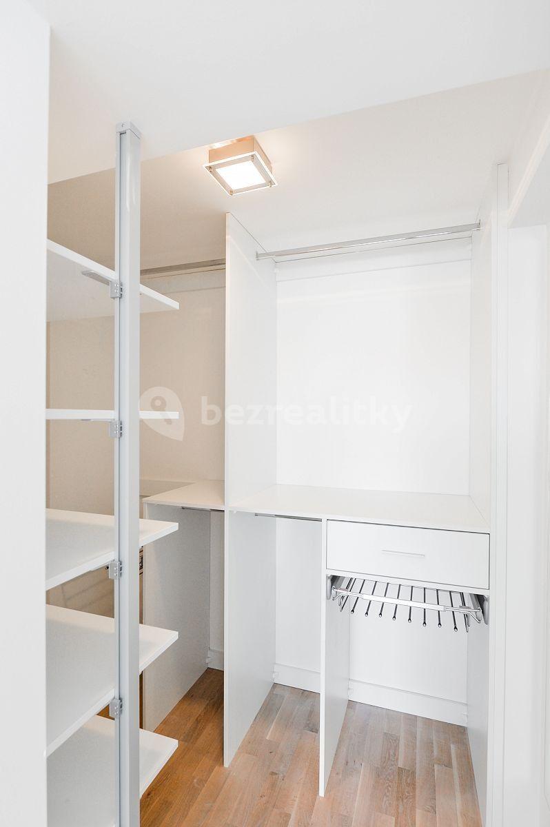 3 bedroom with open-plan kitchen flat to rent, 150 m², Evropská, Prague, Prague