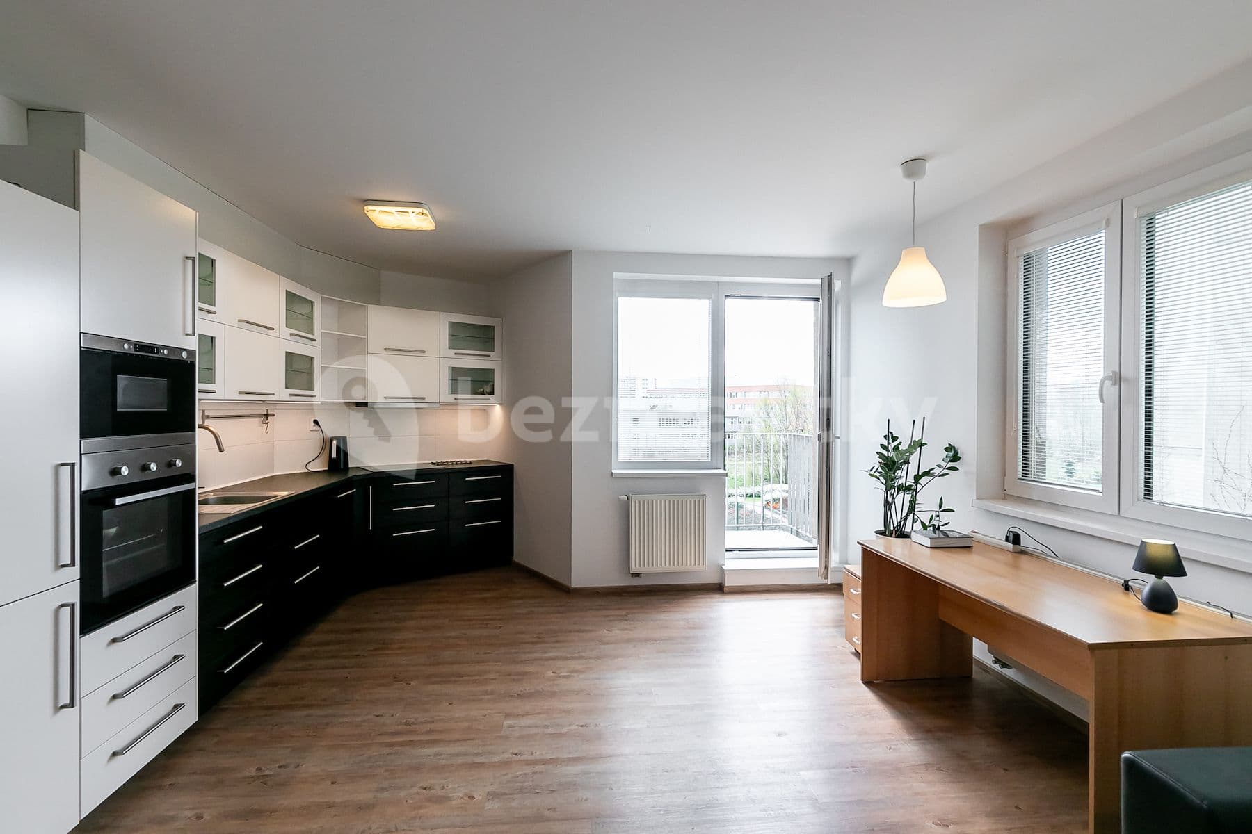 1 bedroom with open-plan kitchen flat for sale, 56 m², Zakšínská, Prague, Prague